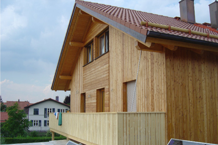 Holzfassaden von Zimmerei Bachmann Bild vom Haus mit Holzfassade